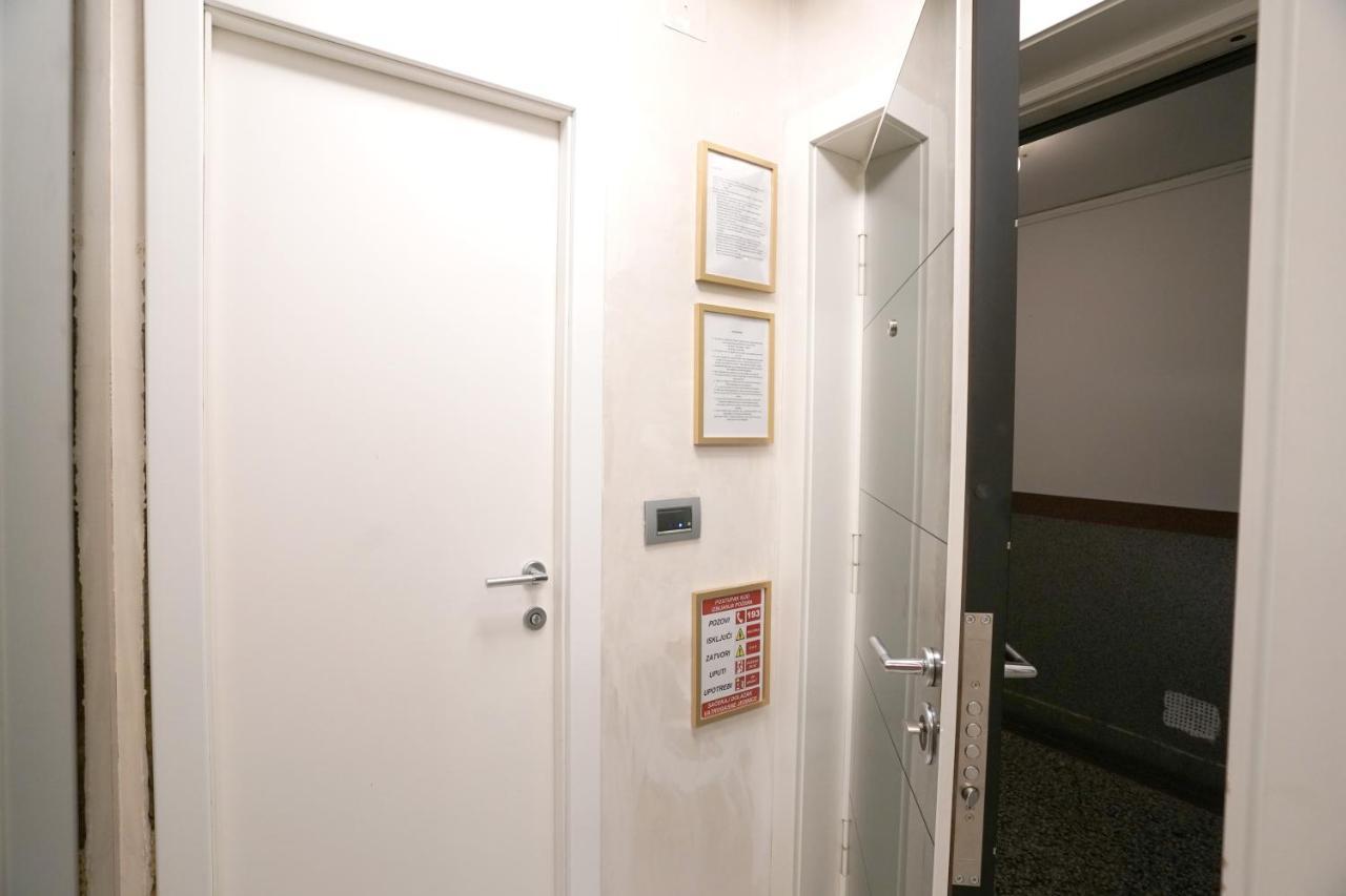 Apartman Stash Belgrado Exterior foto